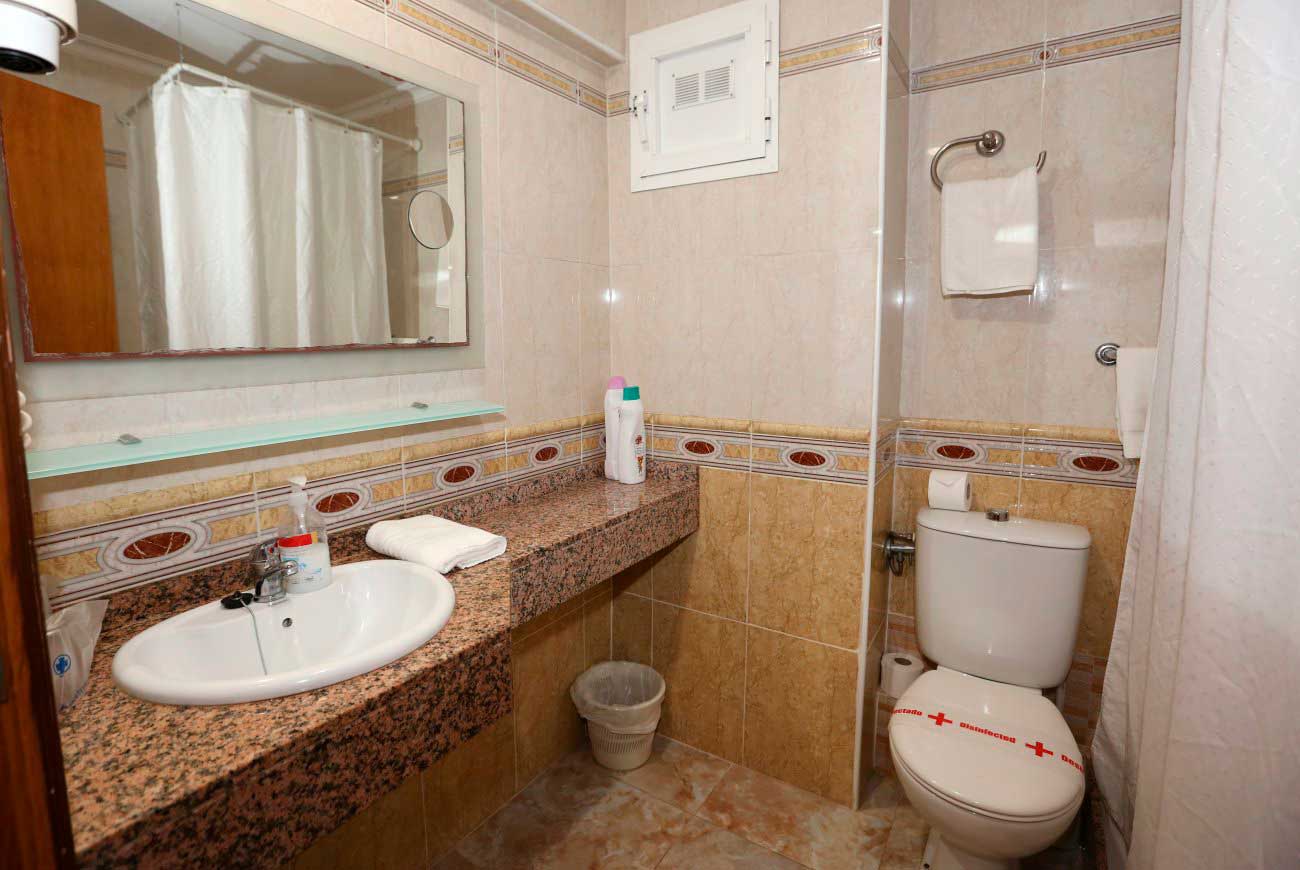 baño habitaciones hotel manaus el arenal mallorca baño habitaciones hotel manaus el arenal mallorca