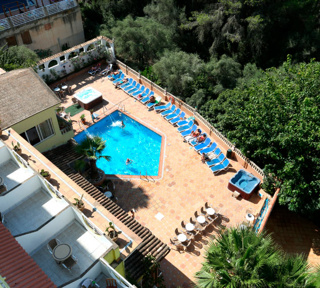 servicio de piscina y jacuzzi hotel manaus