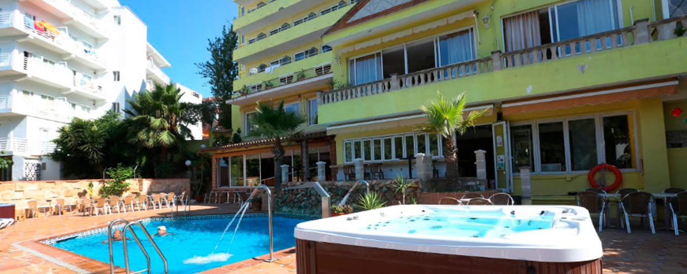 servicio piscina y jacuzzi hotel manaus